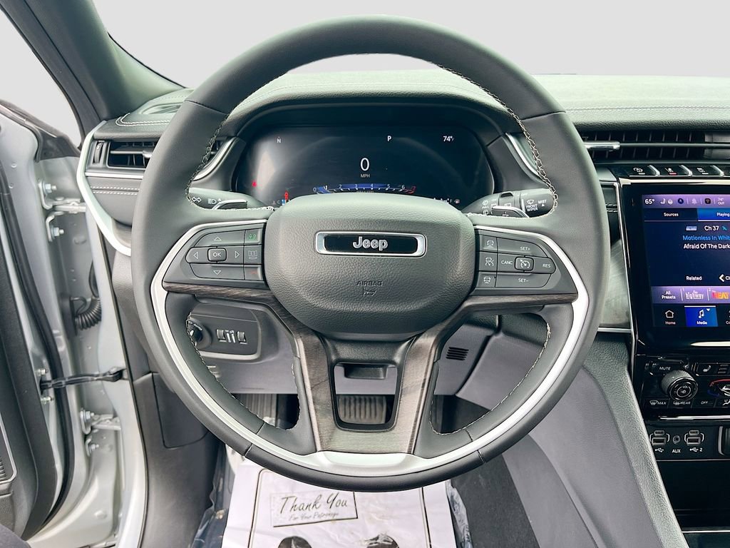 Certified 2025 Jeep Grand Cherokee L Limited w/ Black Appearance Package image 11