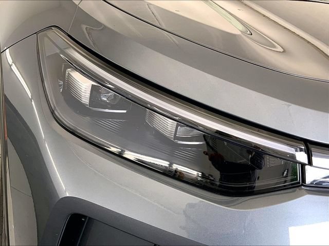Certified 2025 Volkswagen Tiguan S AWD/4WD image 10