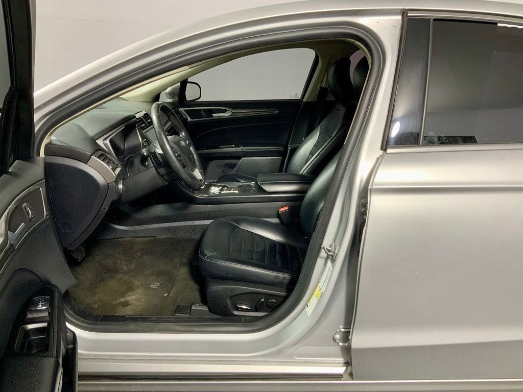 Used 2019 Ford Fusion SEL FWD image 22