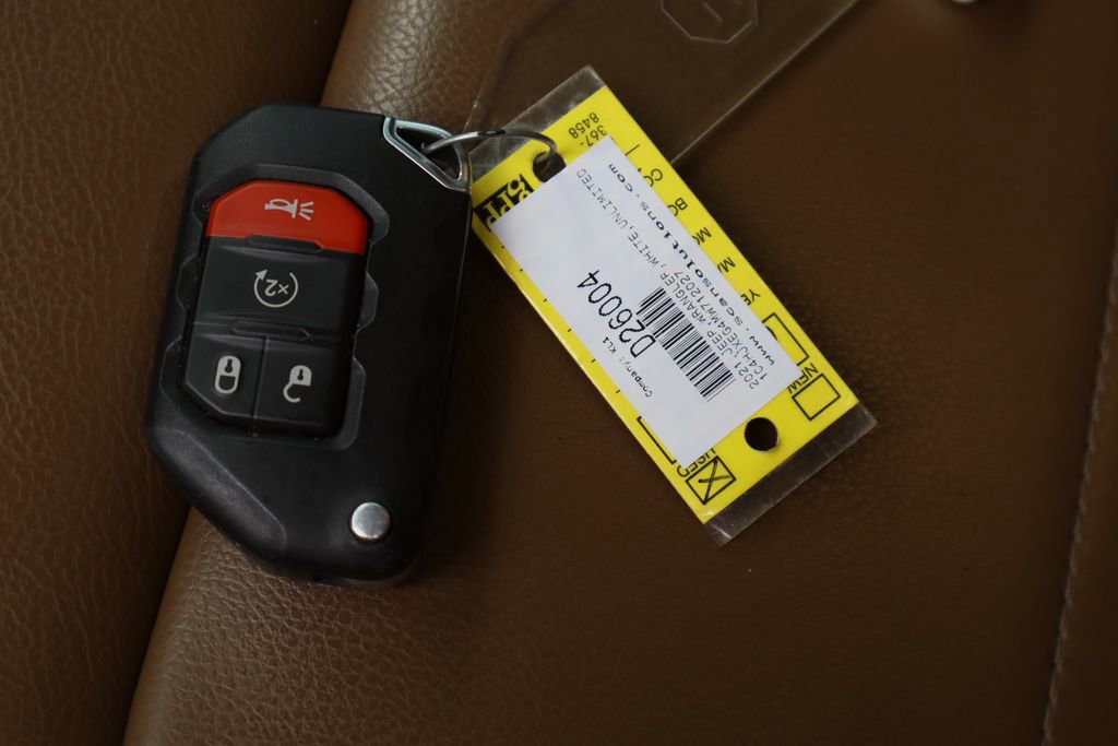 Used 2021 Jeep Wrangler Unlimited Sahara image 30