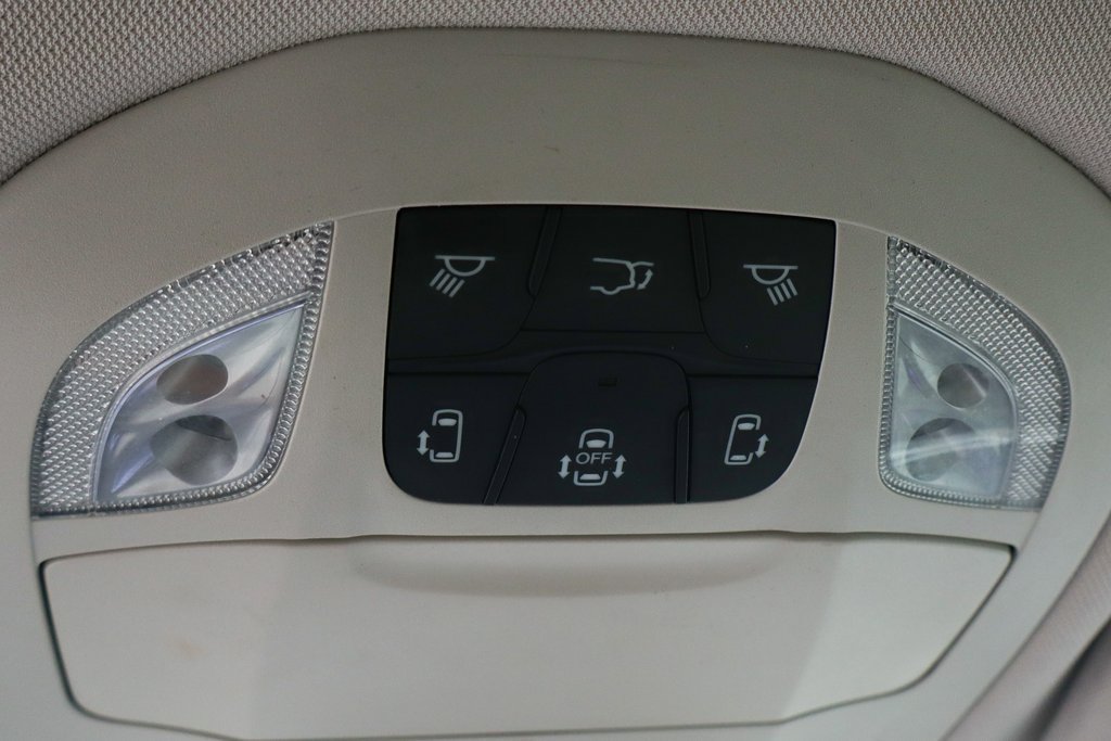 Used 2021 Chrysler Pacifica Touring-L FWD image 28