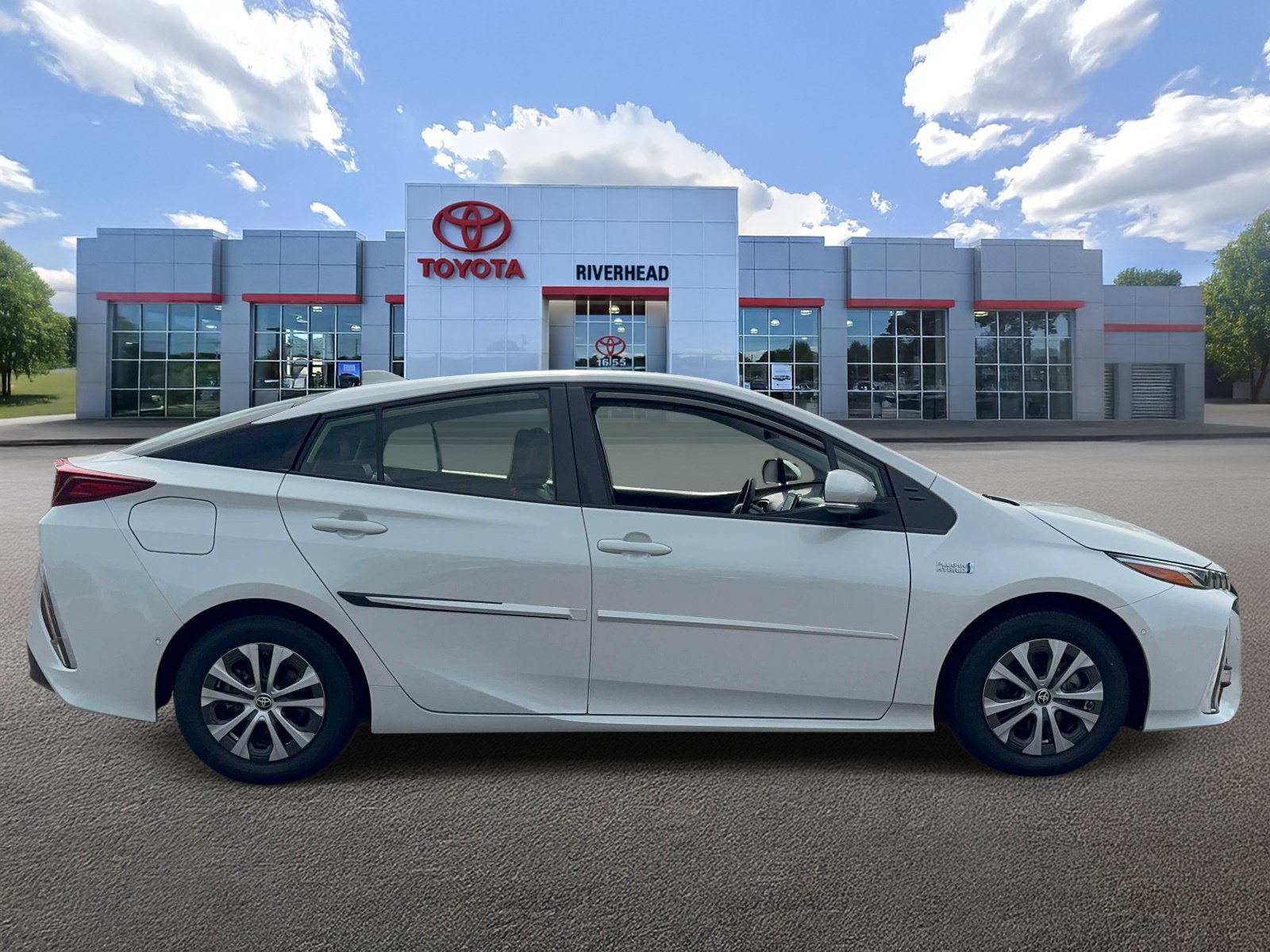 Certified 2021 Toyota Prius Prime Limited FWD image 4