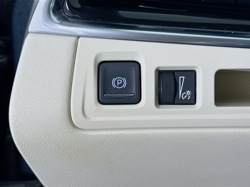 Used 2023 Cadillac XT6 Premium Luxury FWD image 10