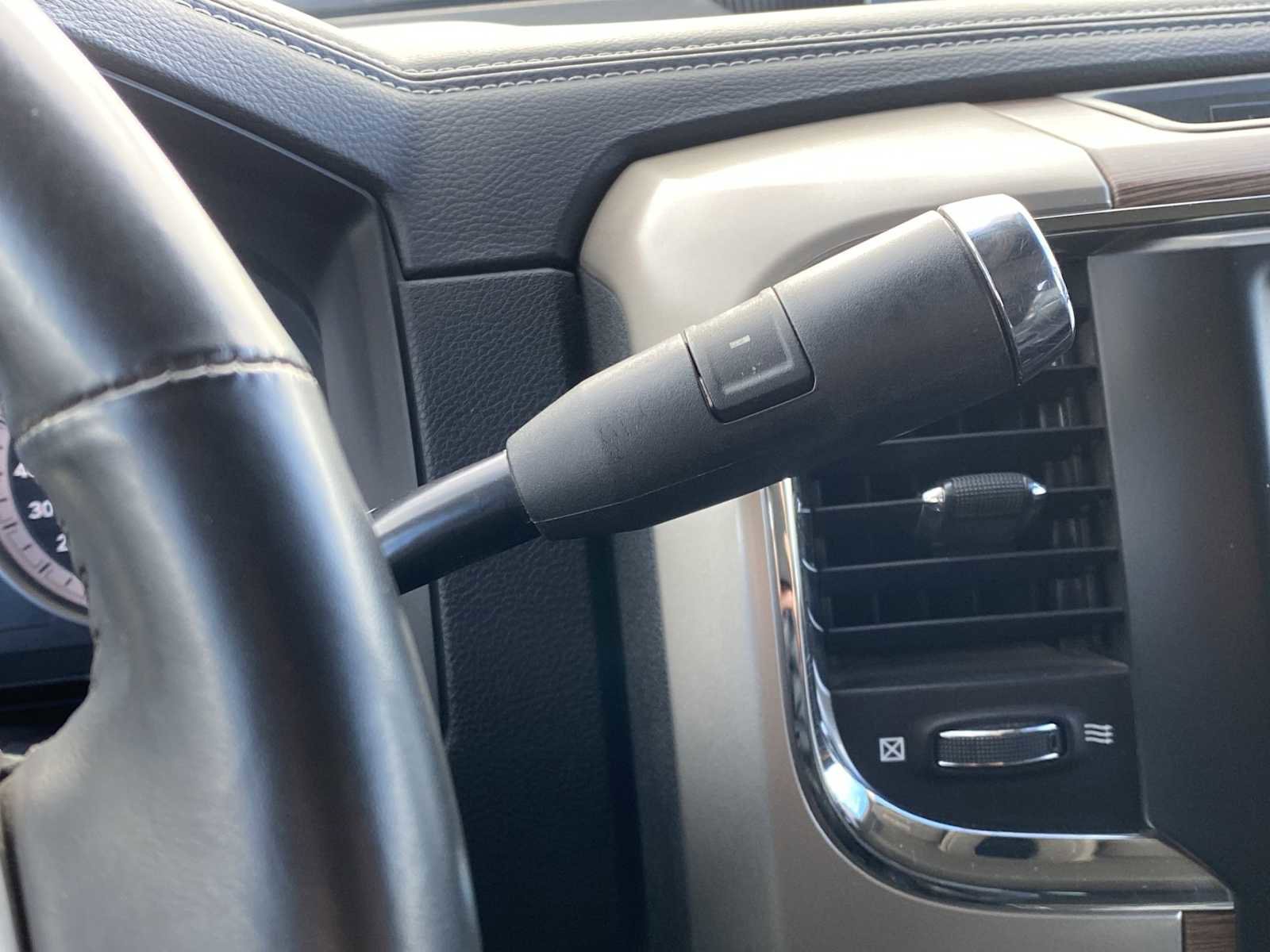 Used 2014 RAM 3500 Laramie w/ Convenience Group image 20