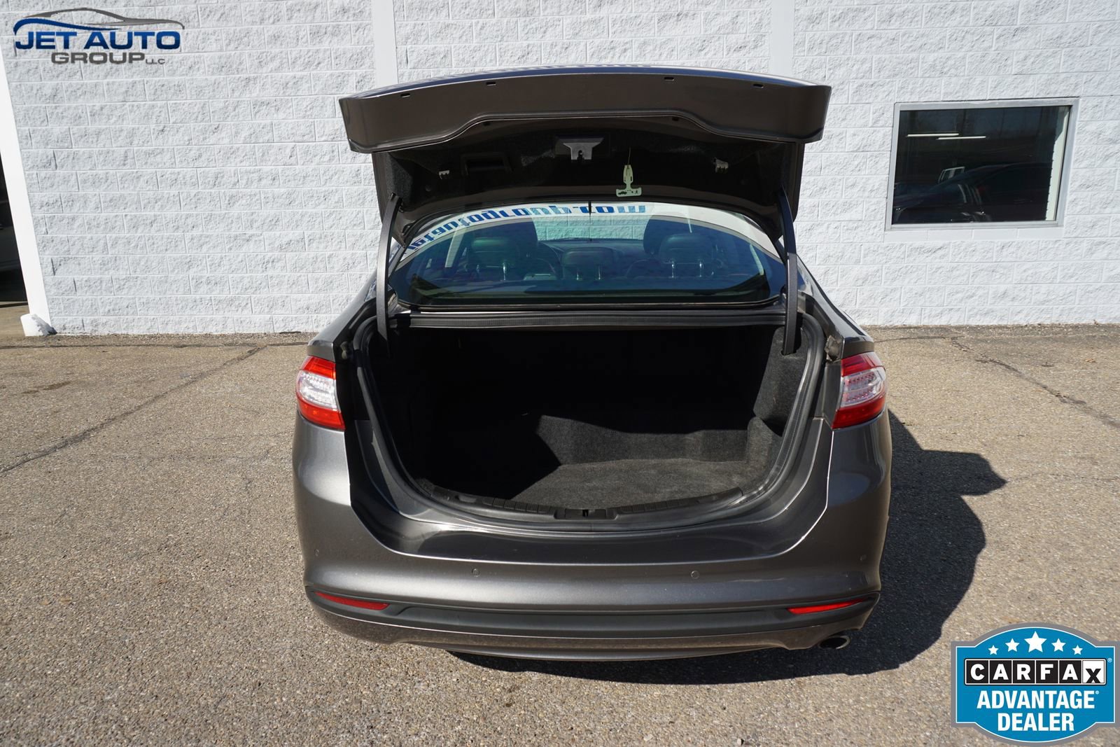 Used 2014 Ford Fusion SE w/ Equipment Group 502A image 16