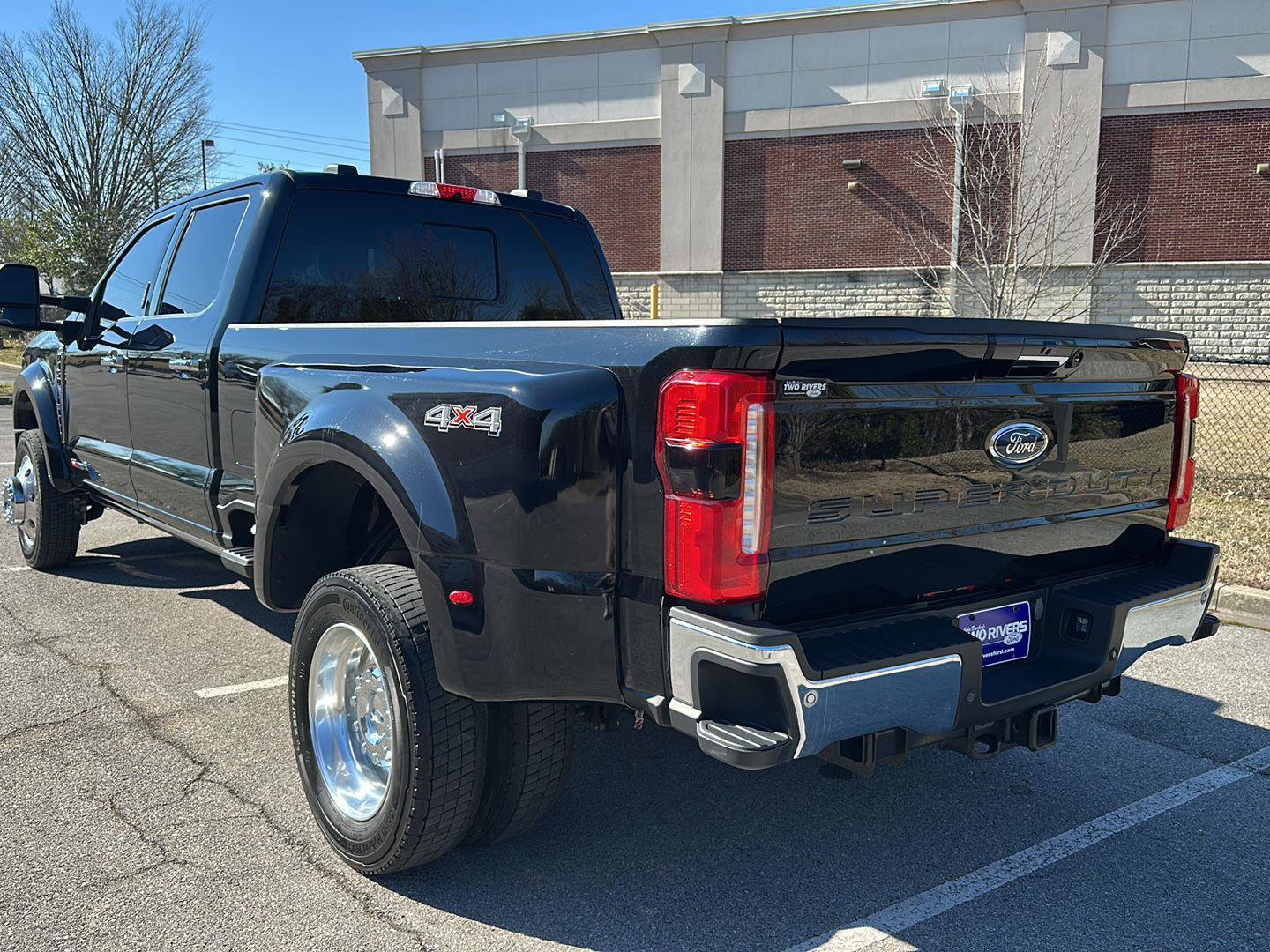 Certified 2023 Ford F450 Lariat w/ Lariat Ultimate Package image 3