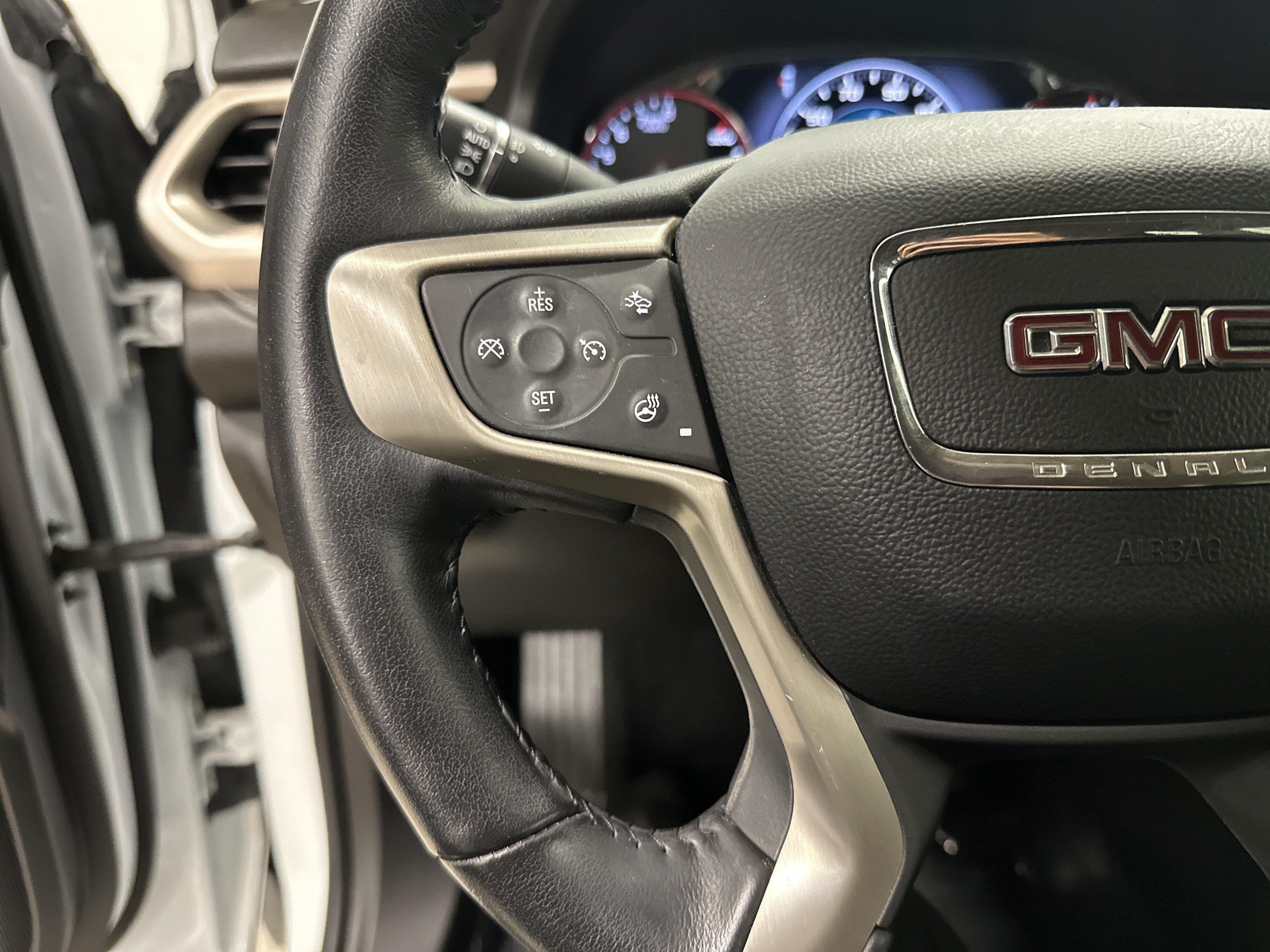 Used 2019 GMC Acadia Denali w/ Technology Package AWD/4WD image 19