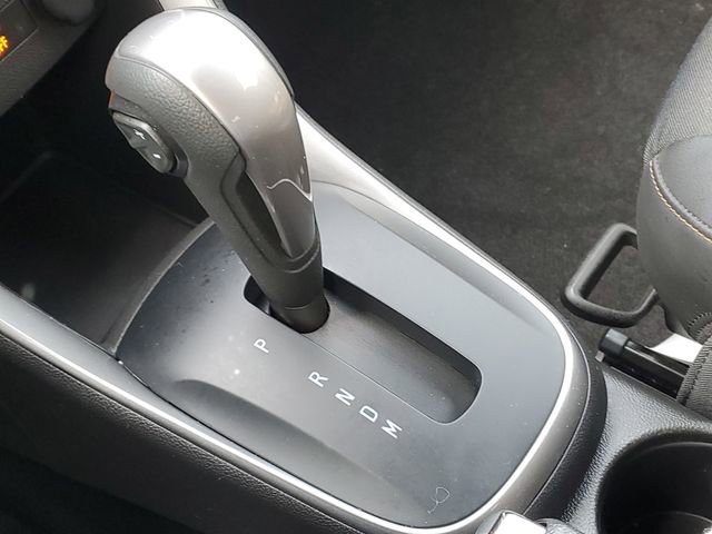 Used 2022 Chevrolet Trax LT w/ LT Convenience Package image 15