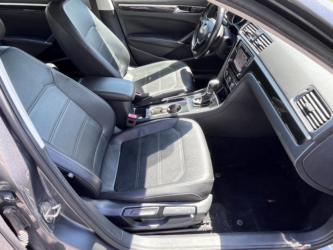Used 2019 Volkswagen Passat 2.0T SE R-Line FWD image 26