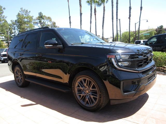 New 2026 Ford Expedition Platinum w/ Stealth Appearance Package AWD/4WD image 6