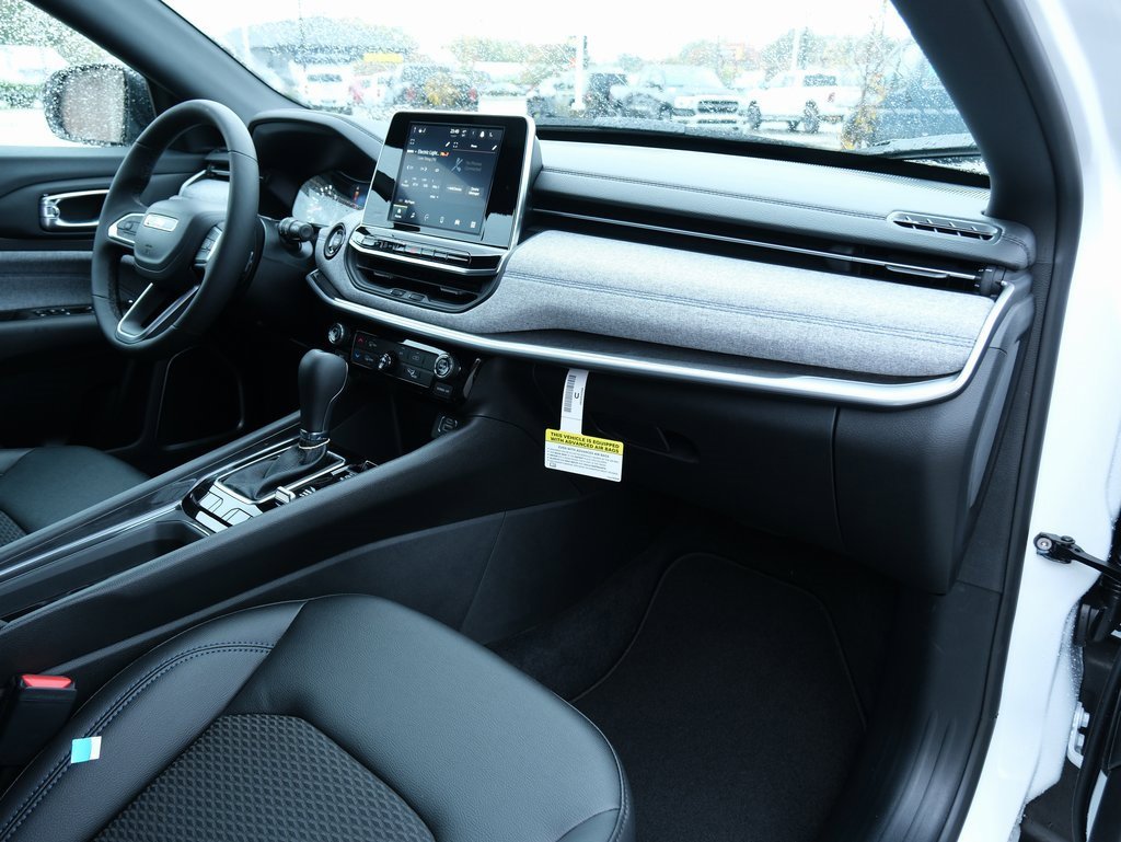 New 2026 Jeep Compass Latitude image 31