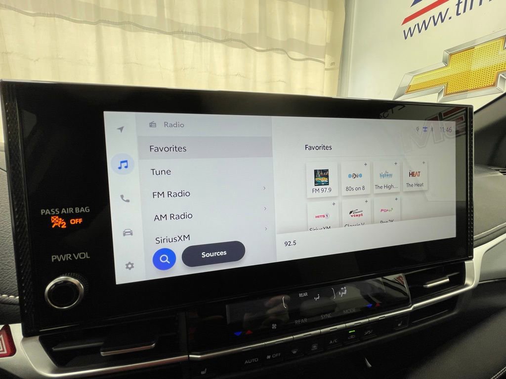 Used 2025 Toyota Sienna XSE image 30