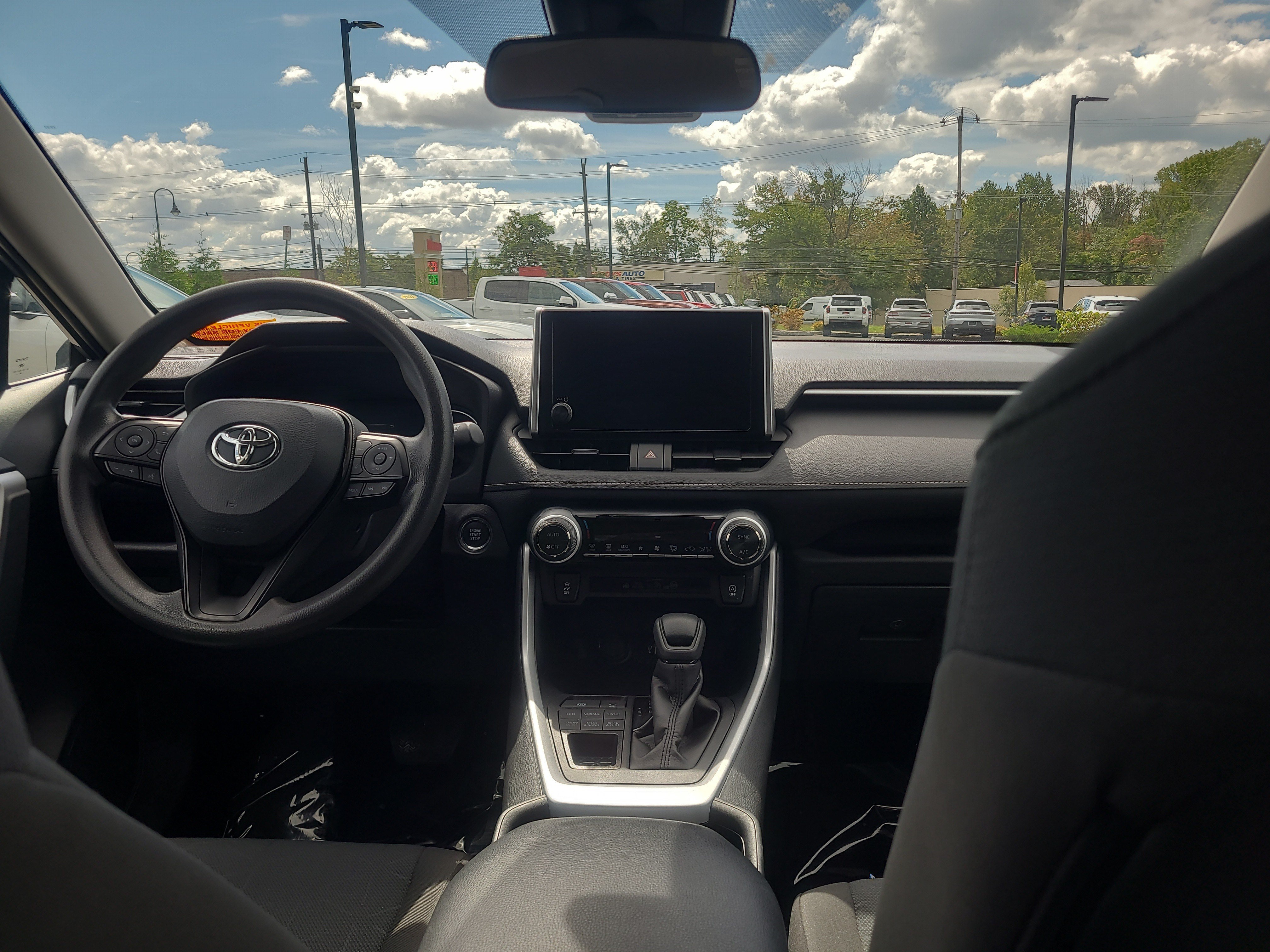 Certified 2025 Toyota RAV4 XLE AWD/4WD image 18