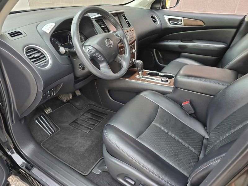 Used 2020 Nissan Pathfinder Platinum image 7