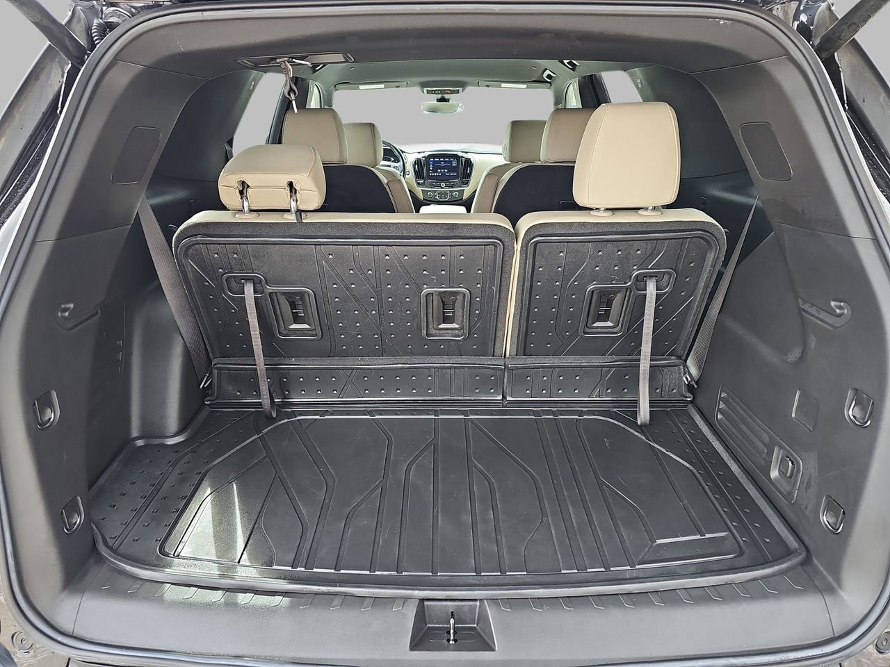 Used 2022 Chevrolet Traverse LT w/ LT Premium Package image 16