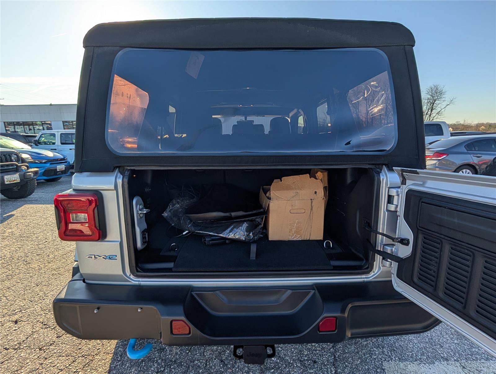 Used 2023 Jeep Wrangler Sahara w/ Cold Weather Group image 13