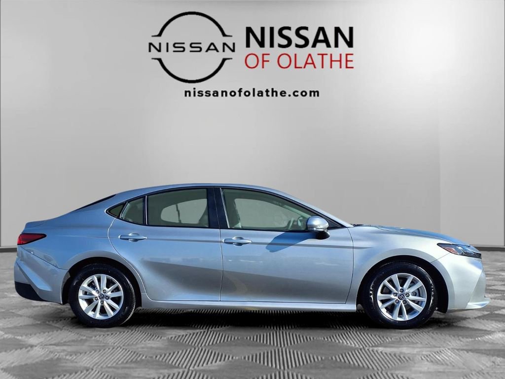 Used 2025 Toyota Camry LE image 29
