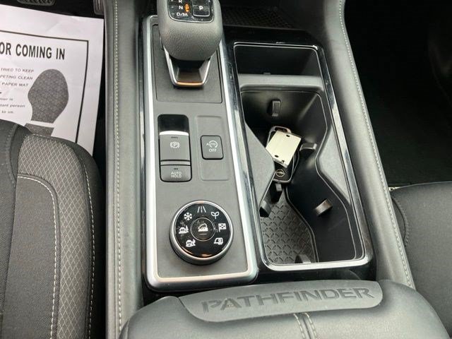 Used 2024 Nissan Pathfinder SV AWD/4WD image 19