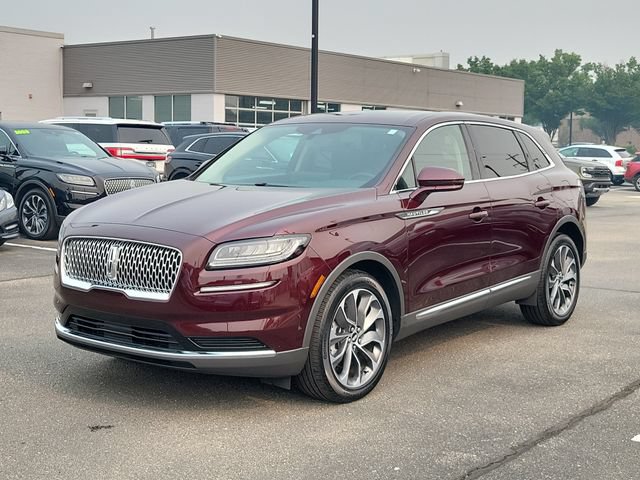 Used 2023 Lincoln Nautilus Reserve AWD/4WD image 2