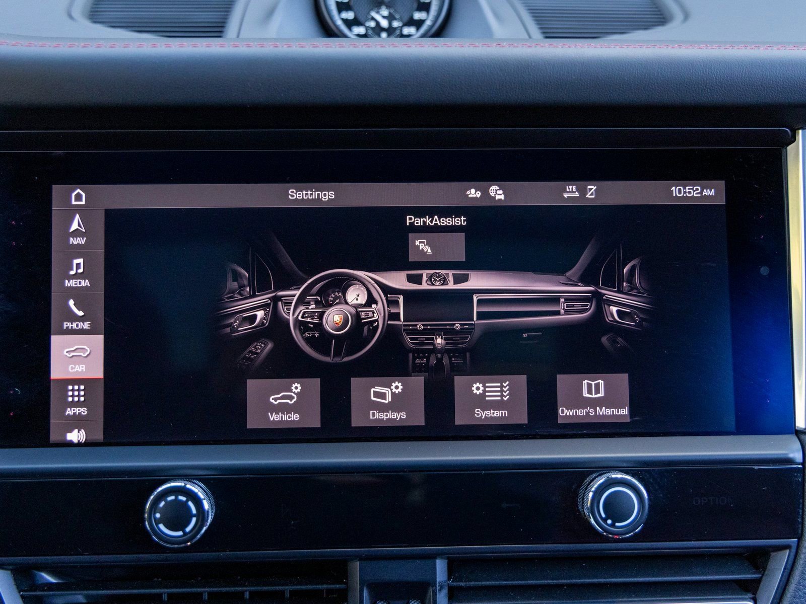 Certified 2025 Porsche Macan S image 36