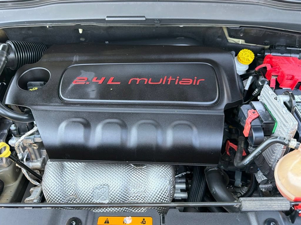 Used 2018 Jeep Renegade Latitude w/ UConnect 8.4 Nav Group FWD image 36