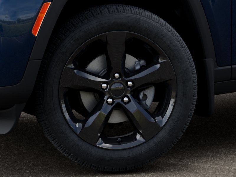 New 2026 Jeep Grand Cherokee Limited w/ Limited Altitude Package AWD/4WD image 8