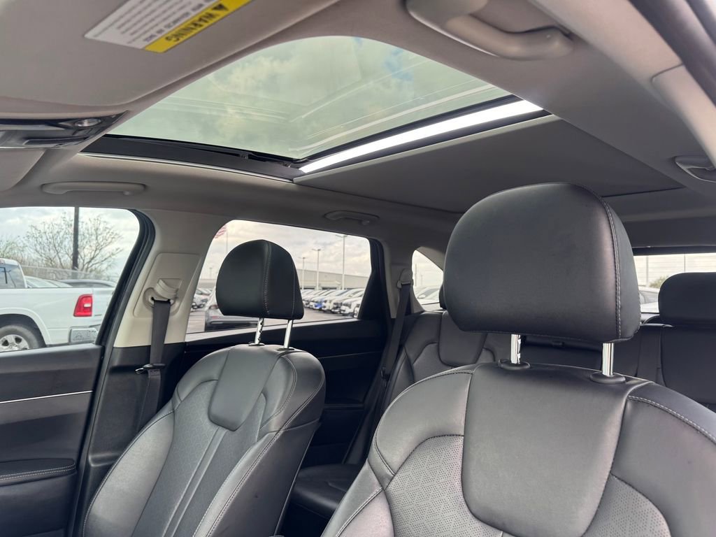 Used 2023 Kia Sorento S w/ Panoramic Sunroof Package image 29