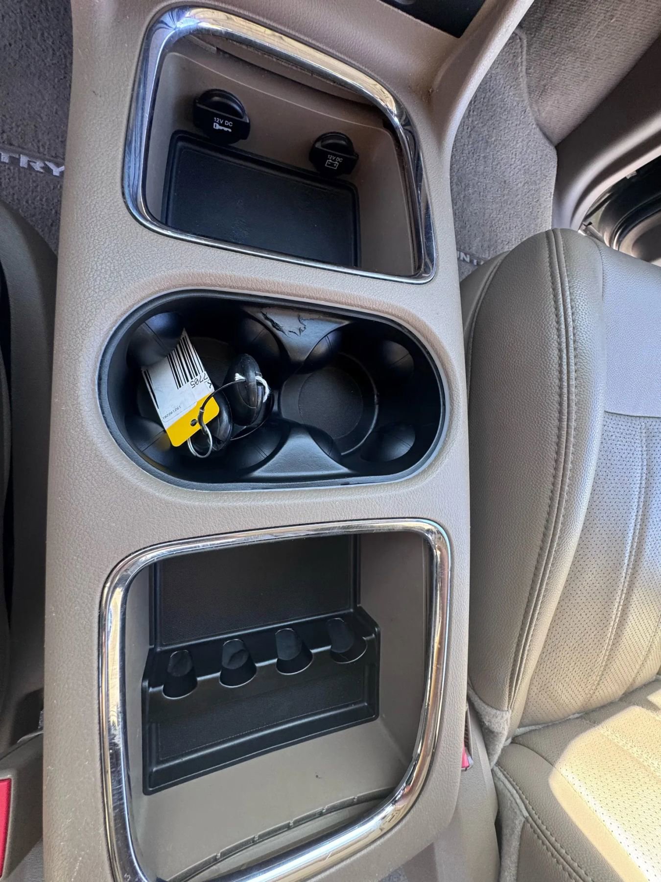 Used 2014 Chrysler Town & Country Touring-L w/ Driver Convenience Group FWD image 22