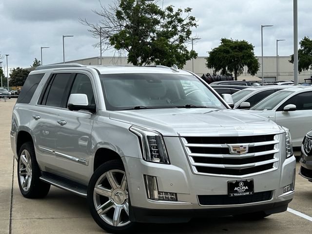 Used 2017 Cadillac Escalade Luxury RWD image 2