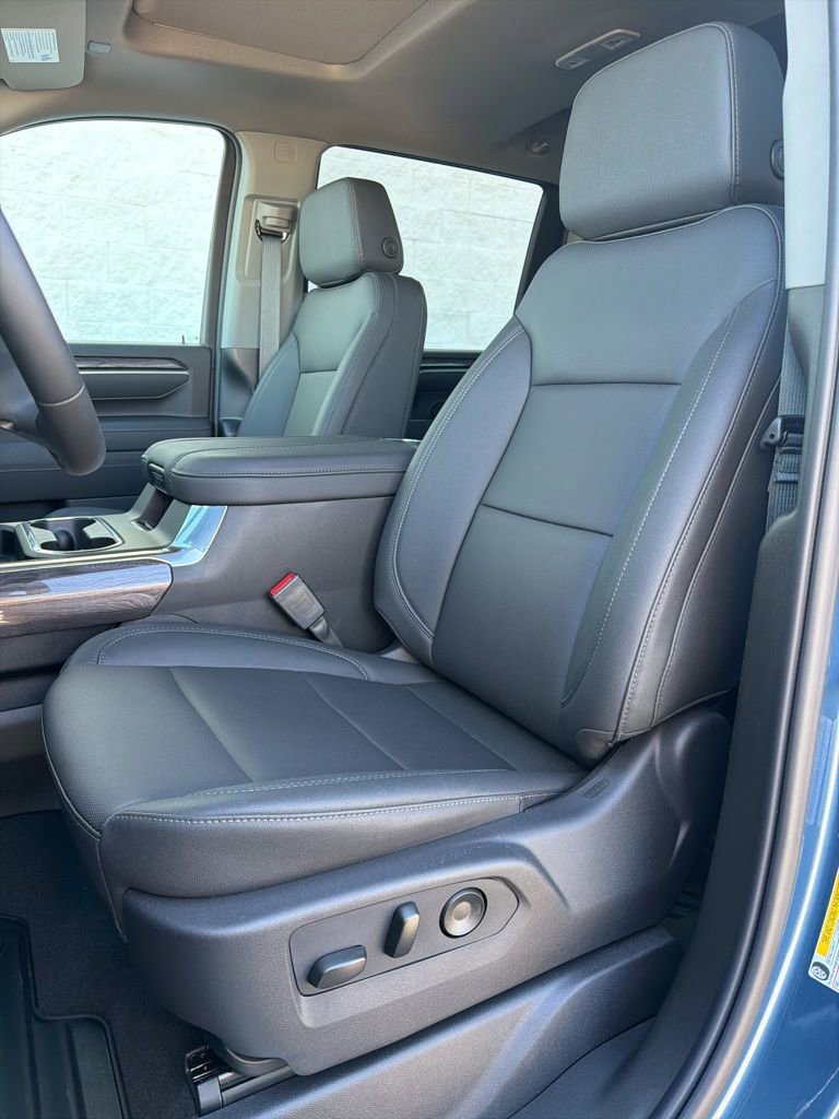 New 2026 Chevrolet Silverado 2500 LTZ w/ LTZ Convenience Package AWD/4WD image 10