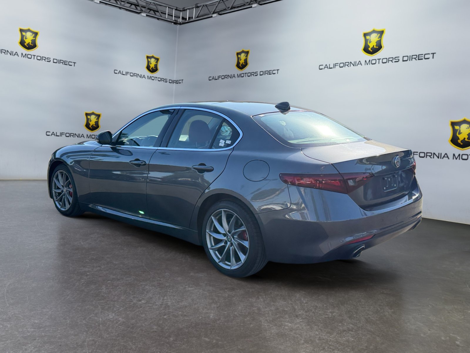 Used 2019 Alfa Romeo Giulia RWD image 3