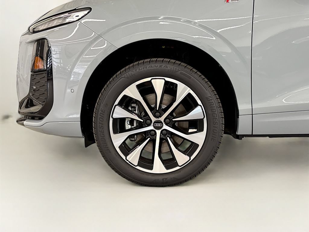 New 2026 Audi Q3 quattro 2.0T AWD/4WD image 23