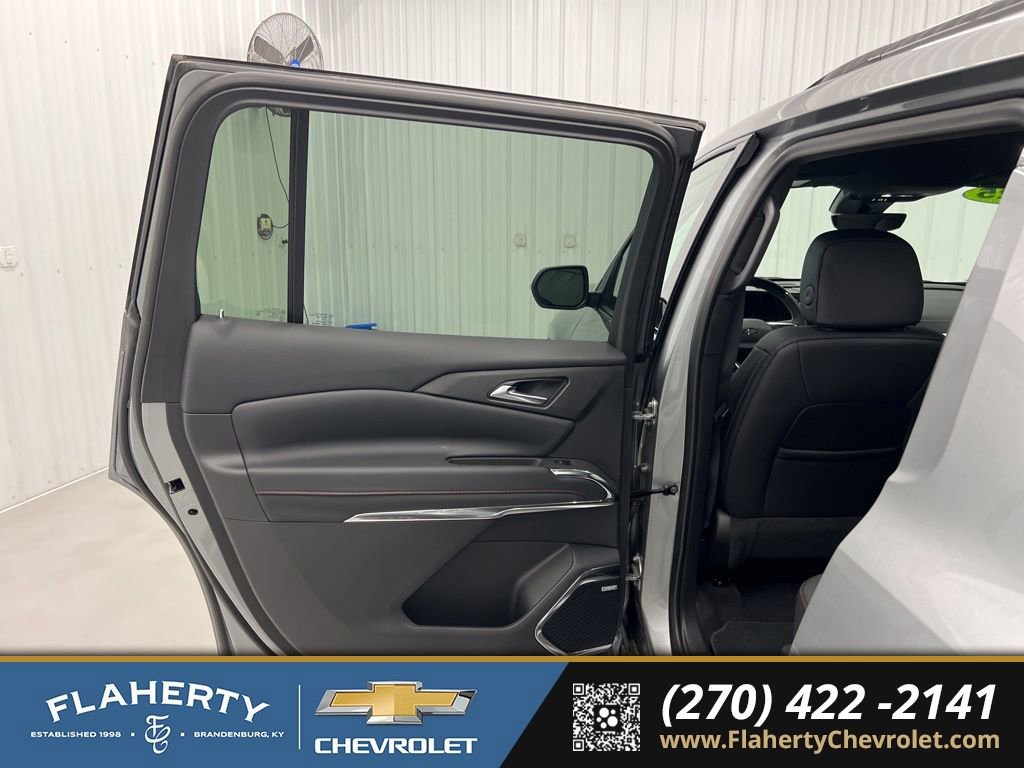 Used 2025 Chevrolet Traverse Z71 w/ Enhanced Driving Package image 10