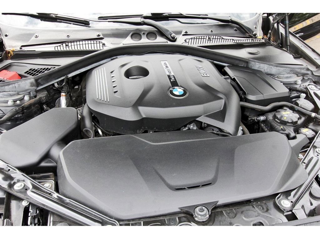 Used 2020 BMW 230i Convertible w/ Premium Package RWD image 31