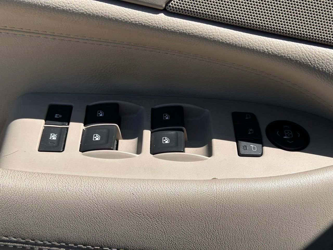 Used 2015 Cadillac Escalade ESV Premium image 27