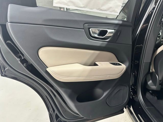 New 2026 Volvo XC60 B5 Plus w/ Protection Package Premier AWD/4WD image 12