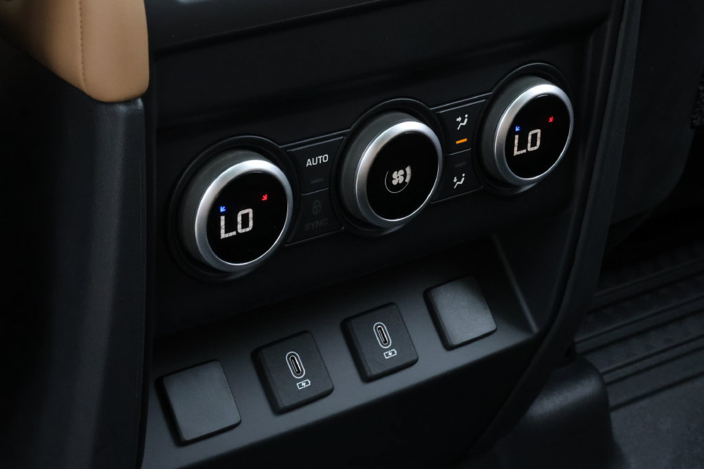 New 2026 Land Rover Defender 110 X-Dynamic SE AWD/4WD image 19