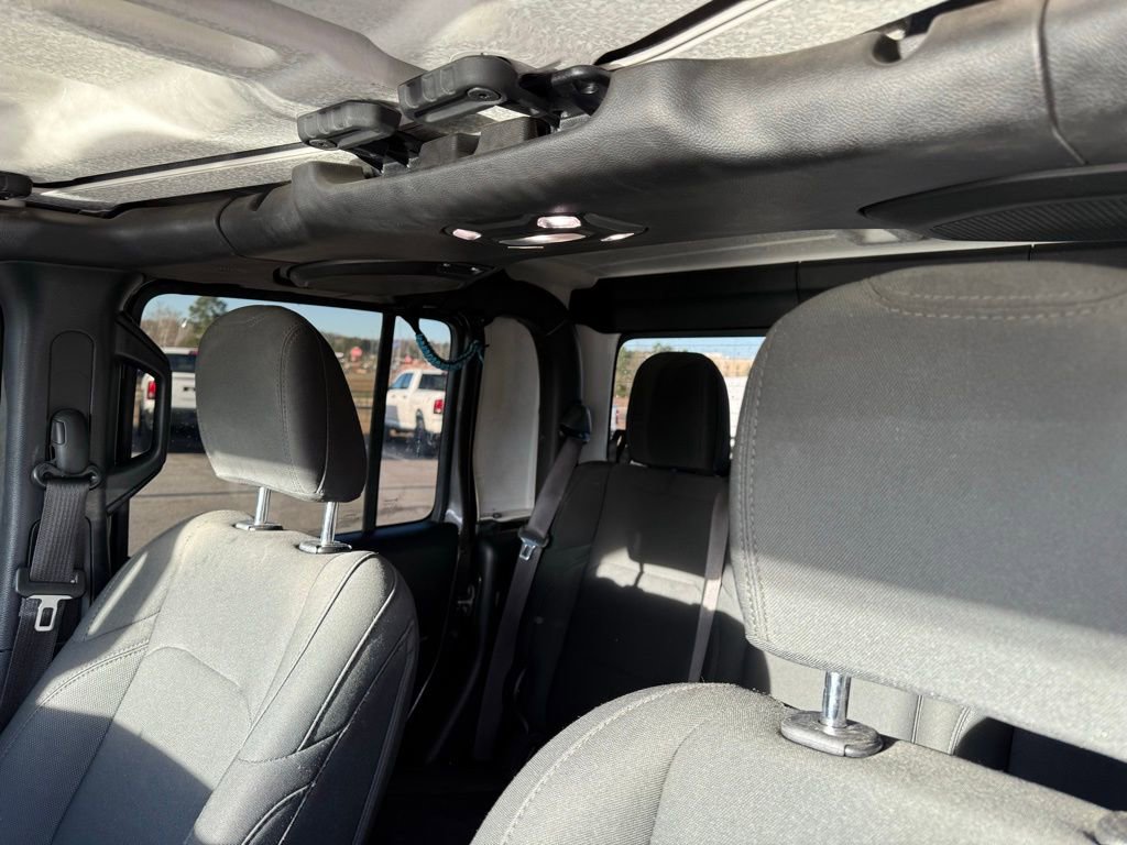 Used 2021 Jeep Gladiator Willys image 24
