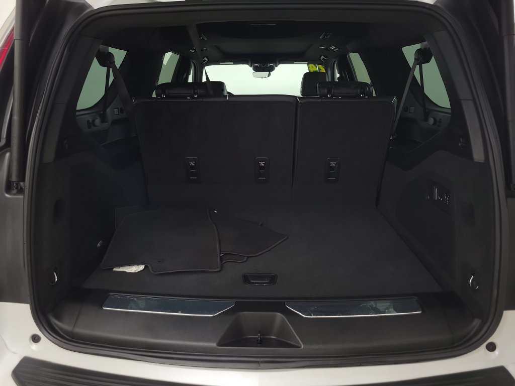 Used 2024 Cadillac Escalade ESV Premium Luxury RWD image 7