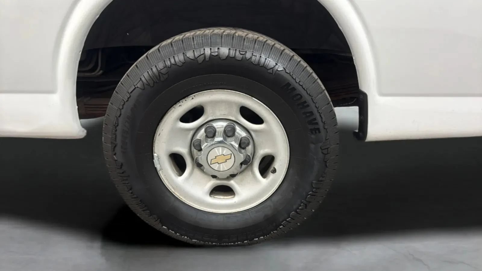 Used 2004 Chevrolet Express 3500 Extended Passenger w/ LS Preferred Equipment Group RWD image 32