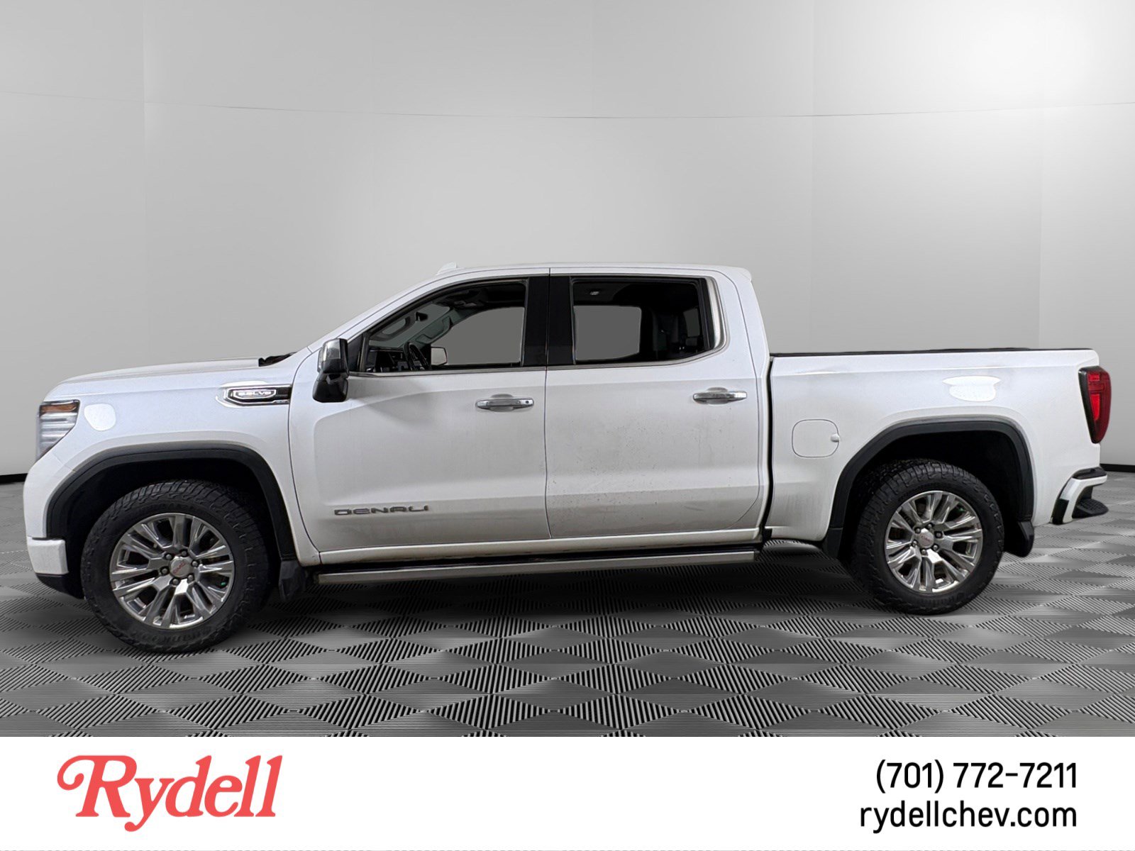 Used 2023 GMC Sierra 1500 Denali w/ Technology Package image 2