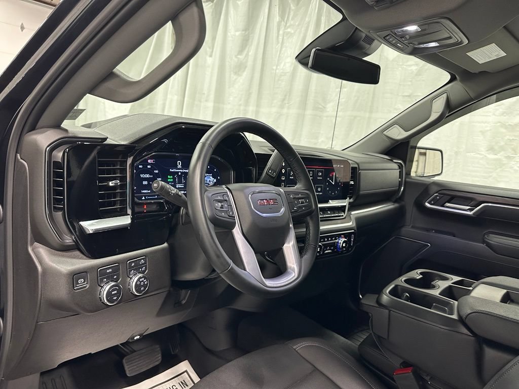 Used 2025 GMC Sierra 1500 SLT AWD/4WD image 15
