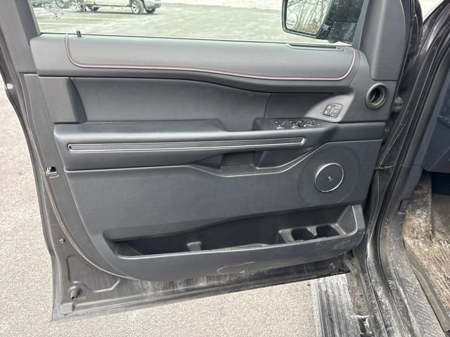 Used 2022 Ford Expedition Max Limited image 19