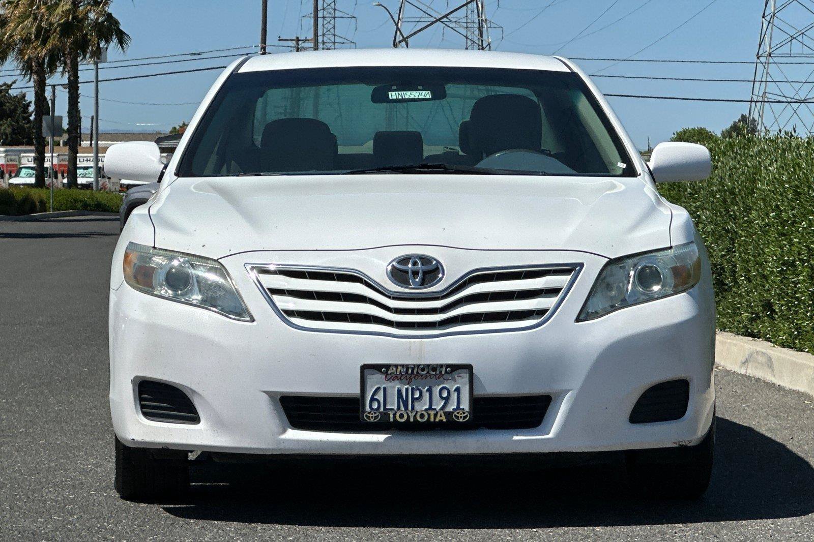 Used 2010 Toyota Camry LE FWD image 8