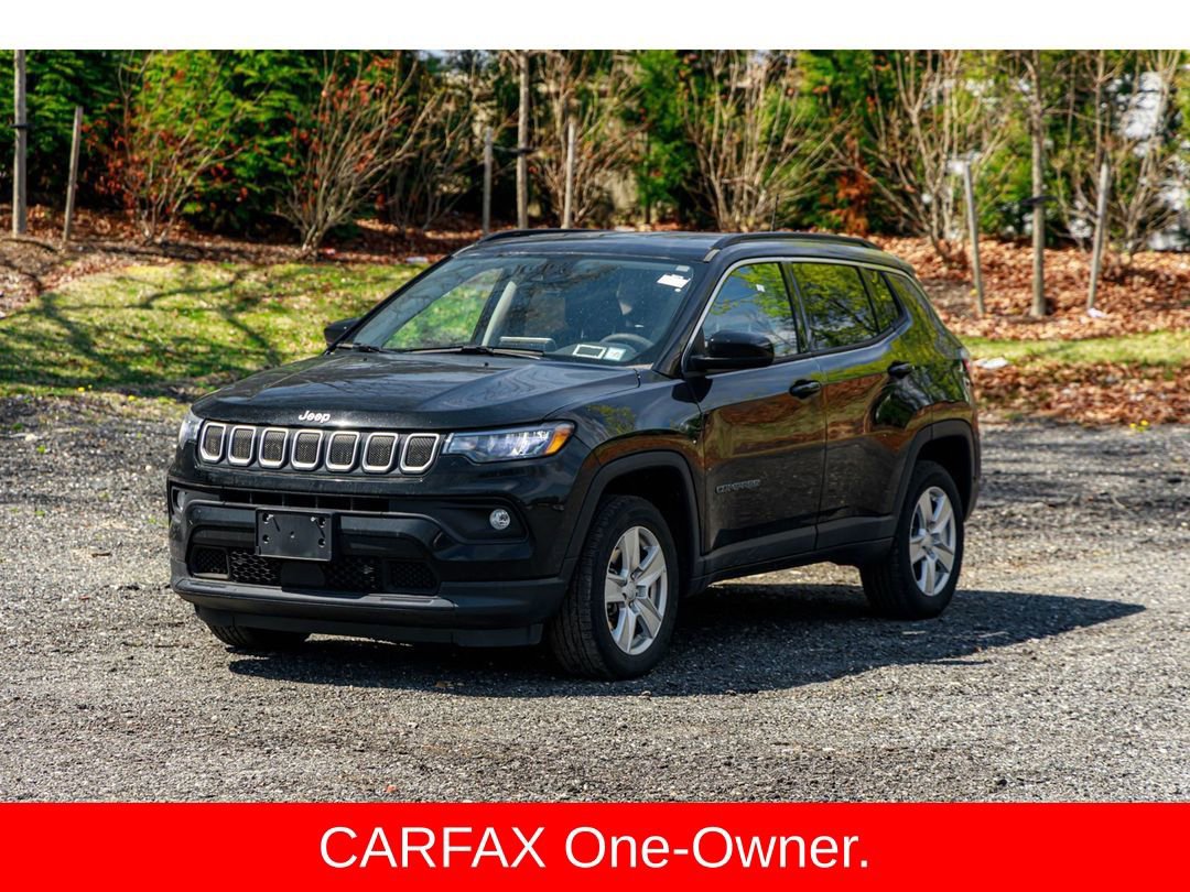 Used 2022 Jeep Compass Latitude image 1