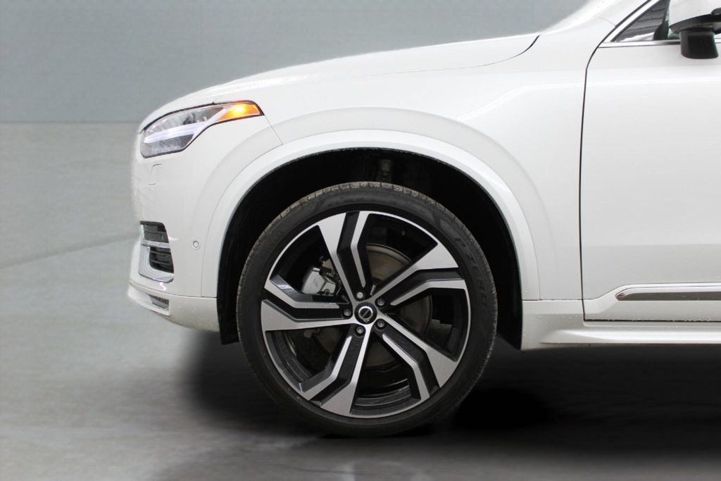 Certified 2024 Volvo XC90 B6 Ultimate w/ Lounge Package AWD/4WD image 6
