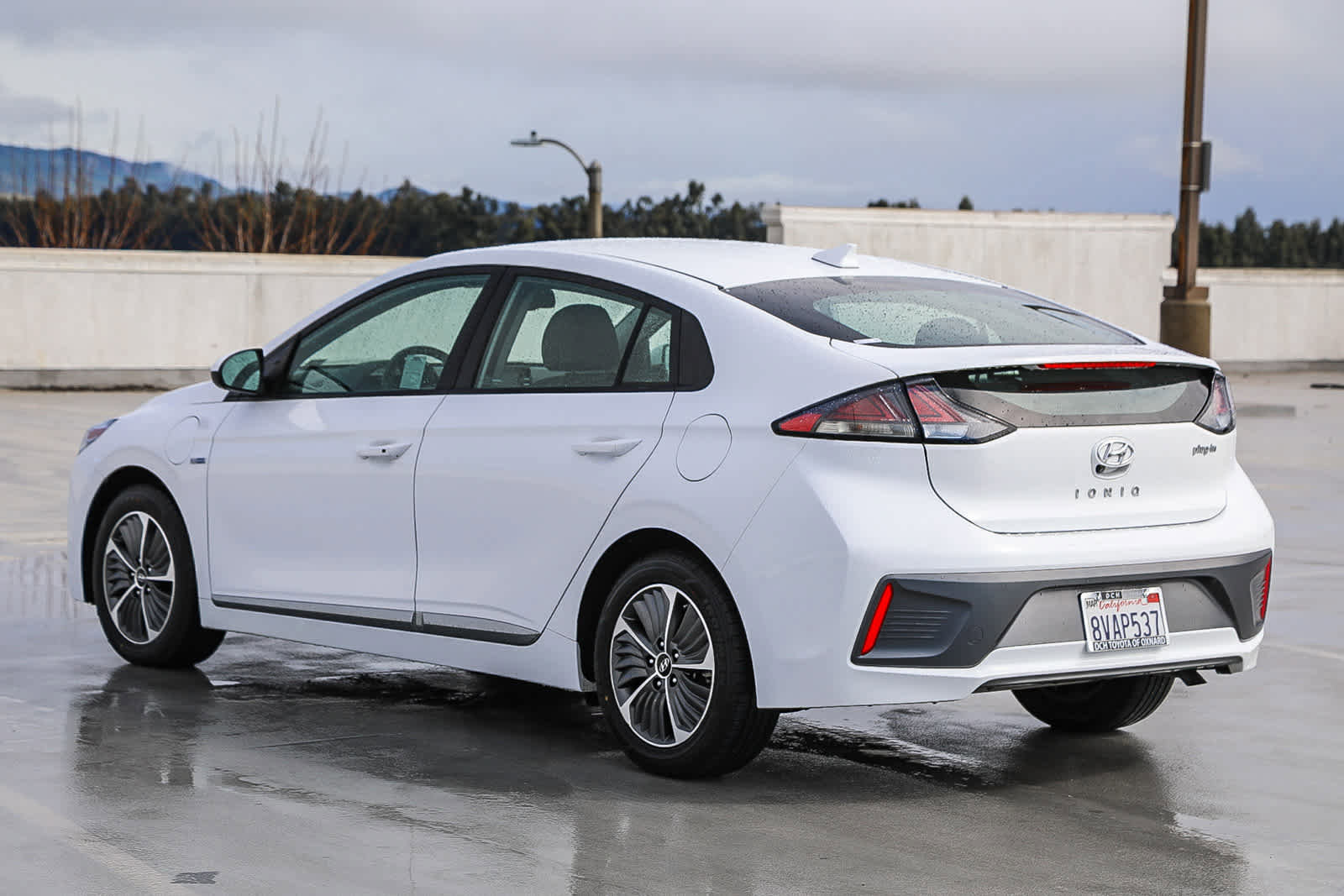 Used 2020 Hyundai Ioniq SE image 6