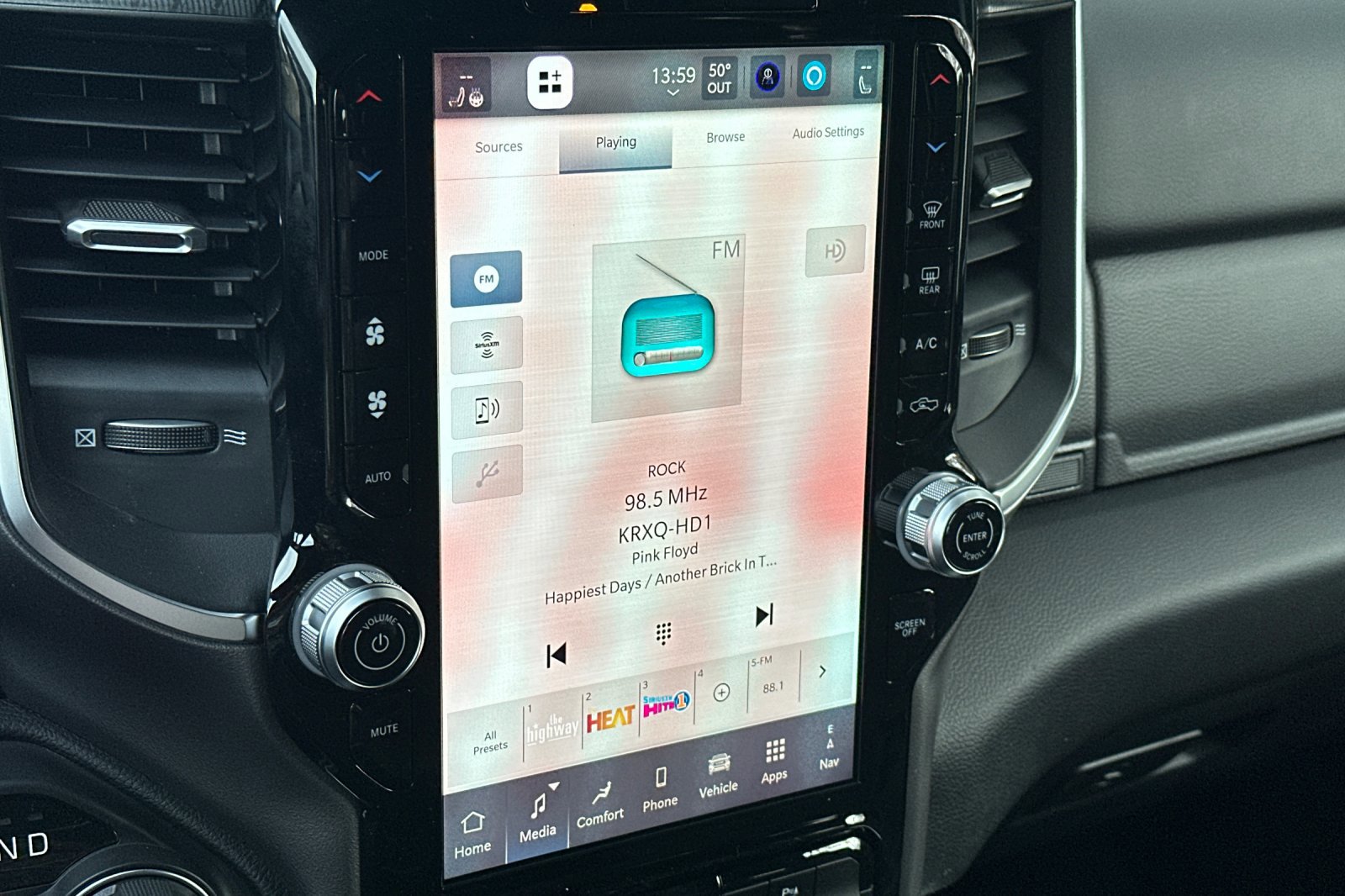 New 2026 RAM 1500 4x4 Crew Cab image 16