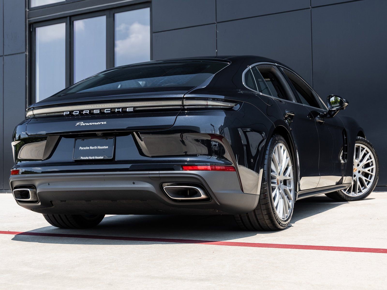 Certified 2025 Porsche Panamera image 11