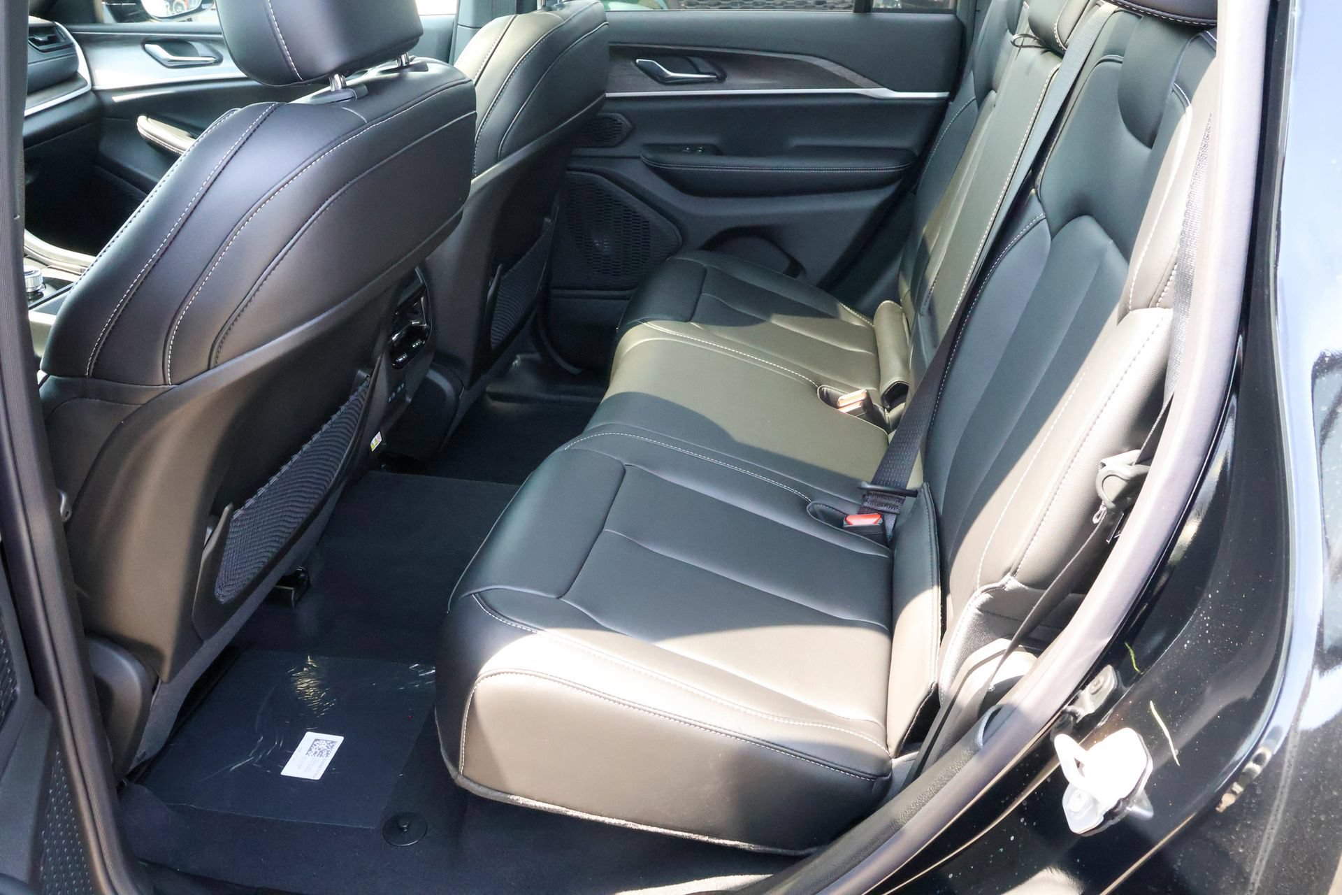 New 2027 Jeep Grand Cherokee Limited AWD/4WD image 14